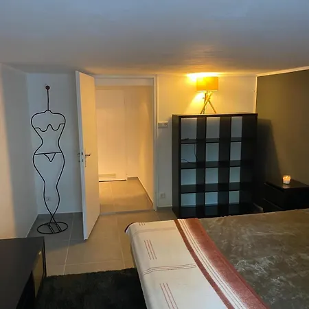 Schoene 2-zimmer In Sehr Guter Lage Cologne